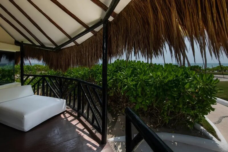 beachfrontcasitas