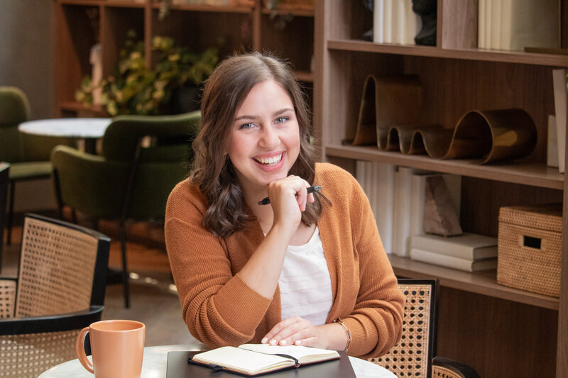 Headshot of Hannah Allen owner of Outsourcing With Love