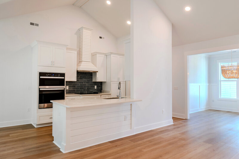 4-509-Catamaran-Dr-Kitchen-2-Web