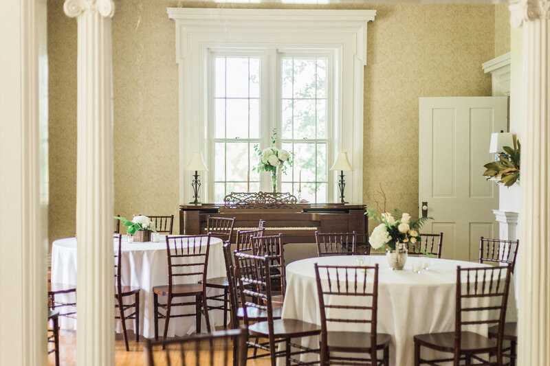 Parties at Warrenwood Manor in historic Kentucky house