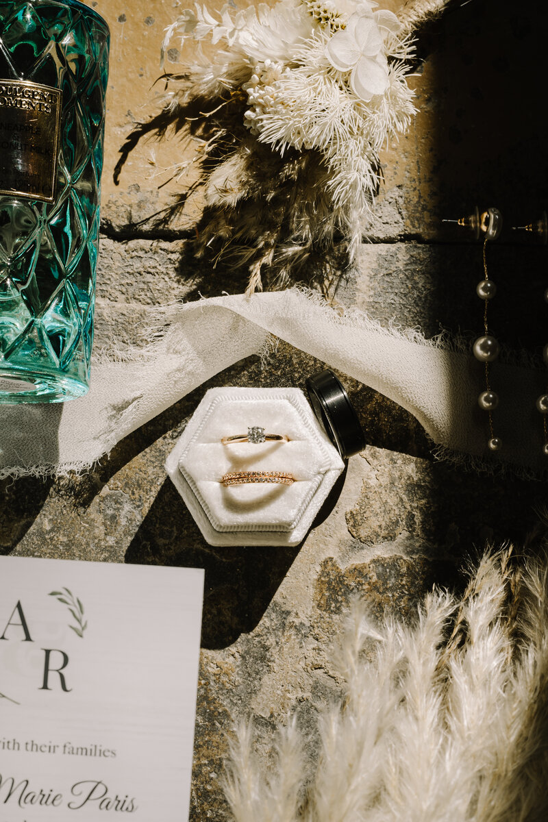 Detail shot of wedding bands.