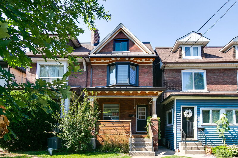 1-web-or-mls-1_011_Exterior Front