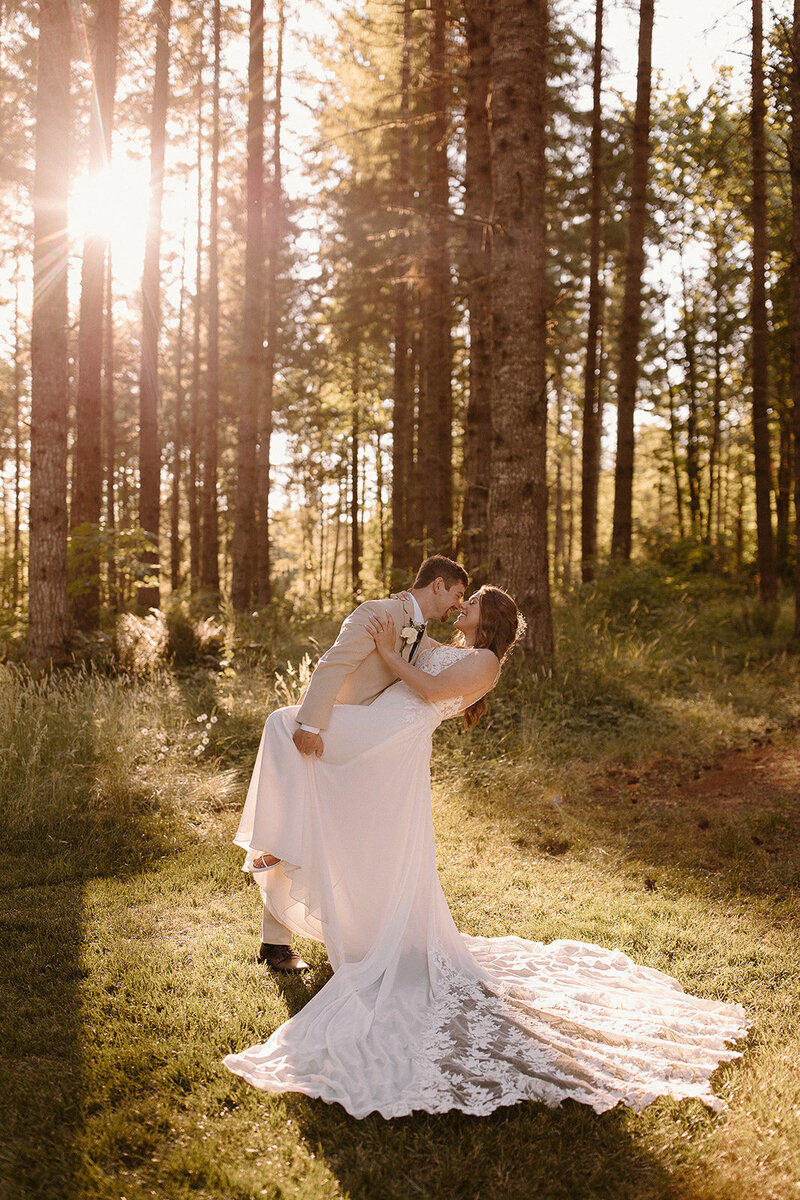 shane-nyah-wedding-romantics-taylorraephotofilm-132_websize
