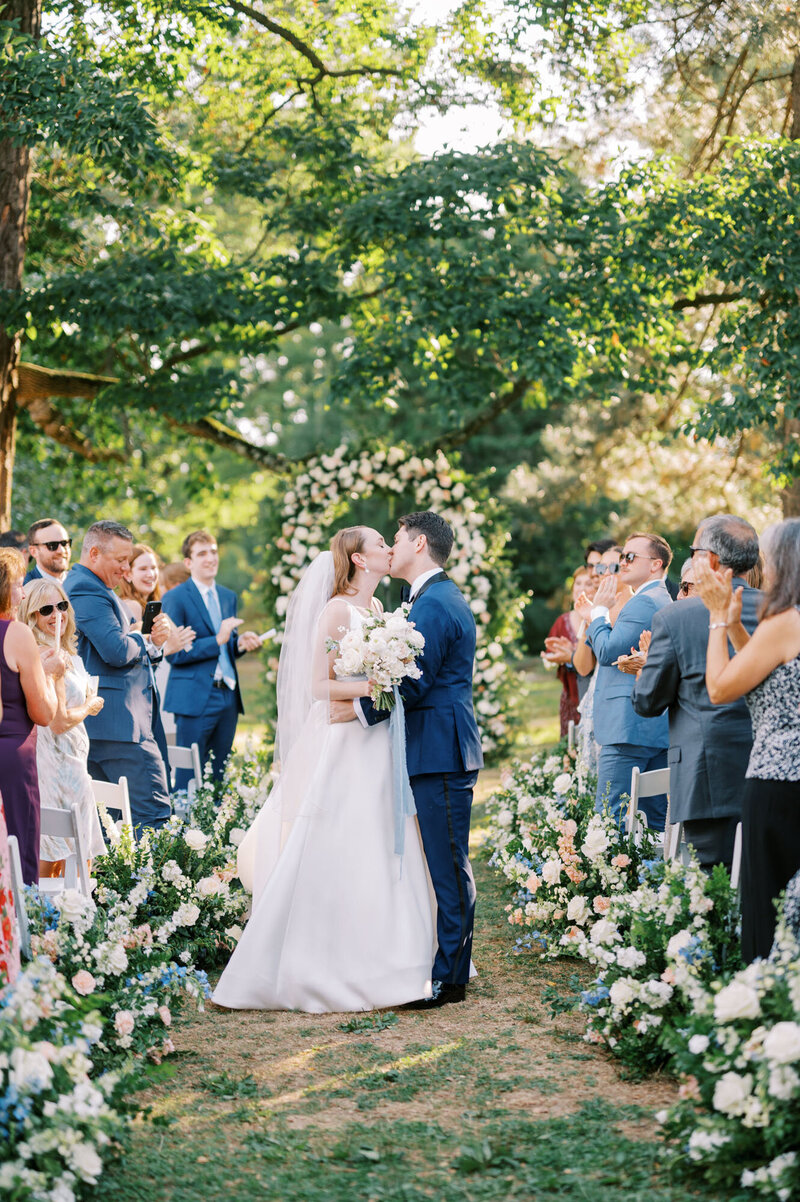 jaclyn-fisher-events-planning-romantic-riverfront-garden-wedding-in-philadelphia-40