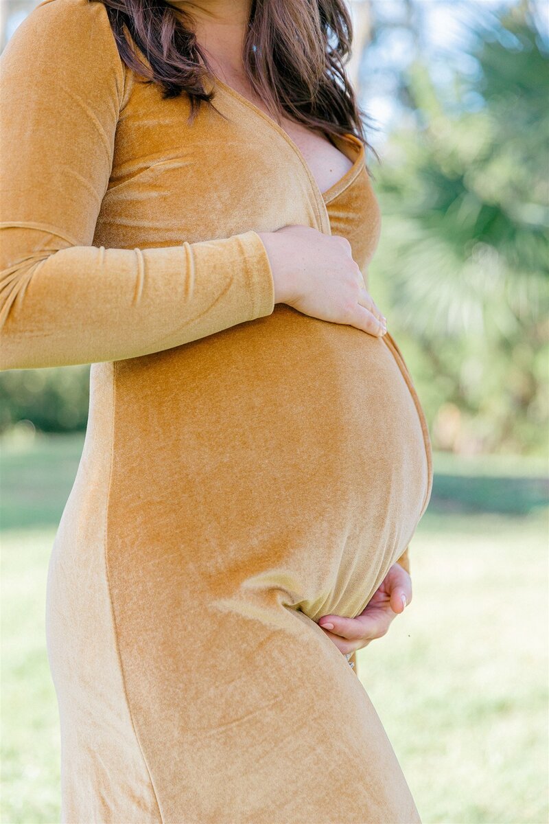 Palmetto-Bluff-Maternity-Session-Lamp-and-Light-Photography-4