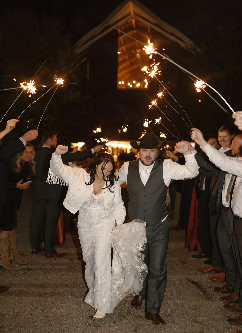 newly weds end their night off with a sparkler exit
