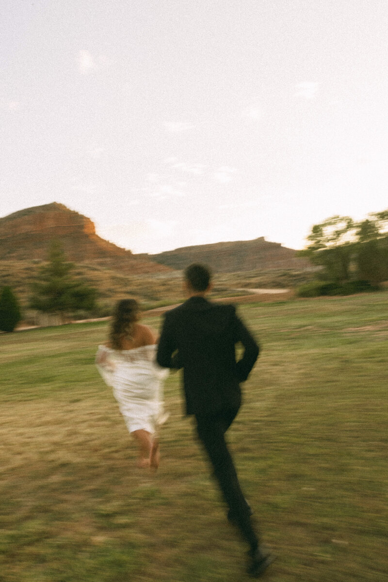 zion-national-park-micro-wedding-villa-venue-jayde-mikenzie-photography-1