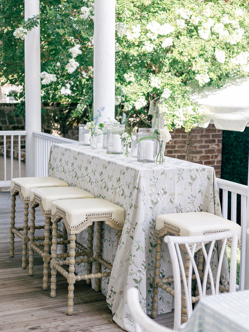 Outdoor wedding reception table at Gadsden House in Charleston
