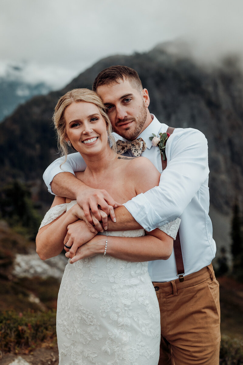 birds land on bride during elopement picnic