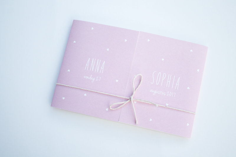 Geboortekaartje voor Anna Sophia in roze met hartjes