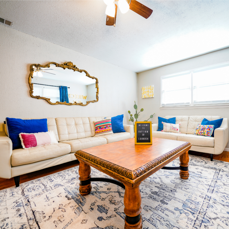 Living Room 2 - 3