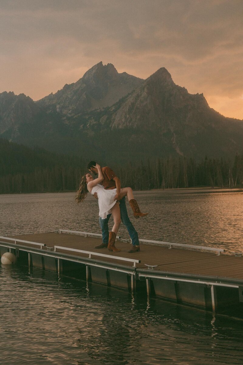Good earth photo Idaho and PNW engagement photo-281