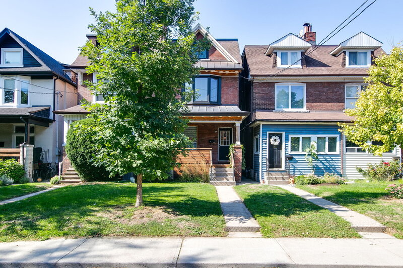 4-web-or-mls-1_014_Exterior Front