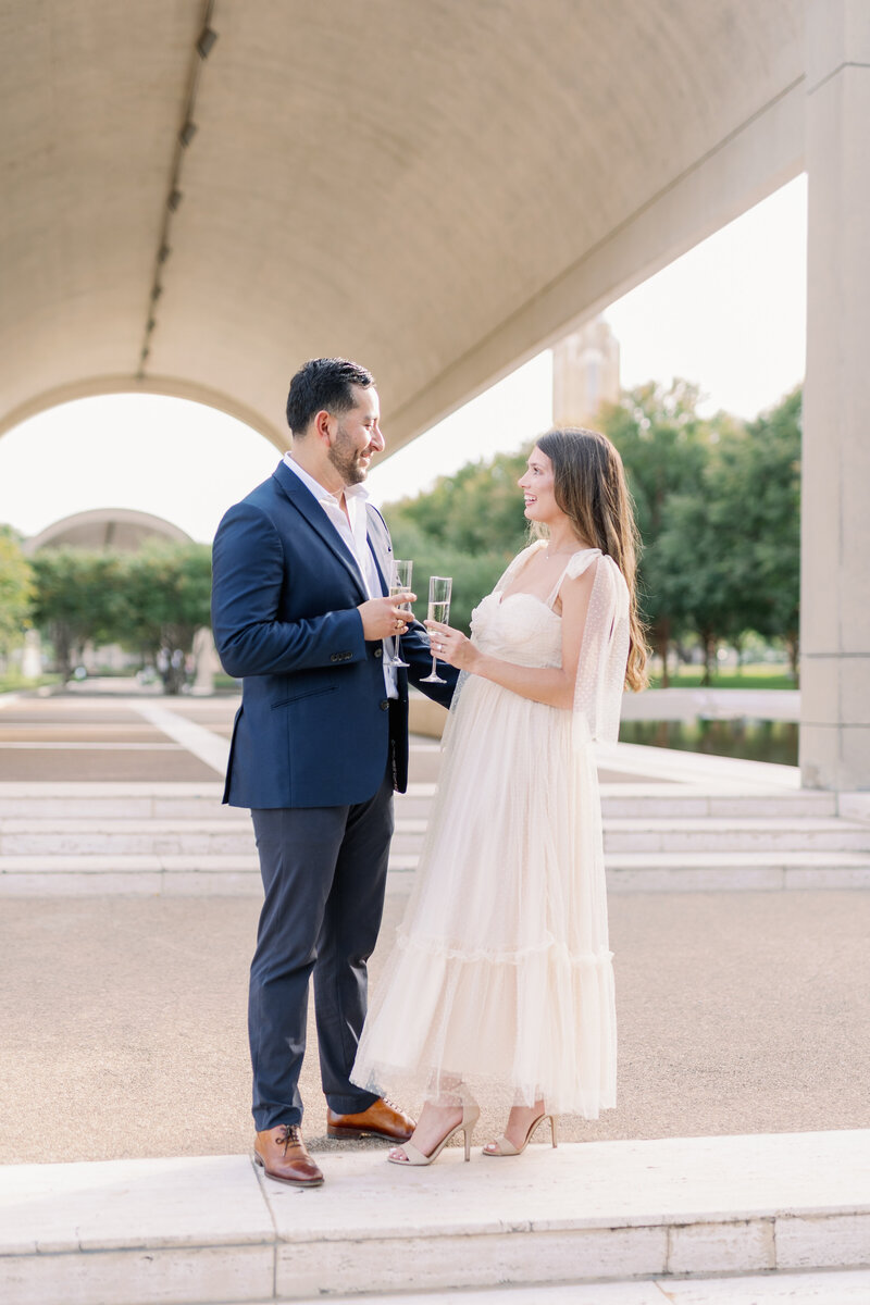 Fort-Worth-Kimbell-Art-Museum-Engagement-Session-Chirstian-Wedding-Photographer-Kortney-Boyett30