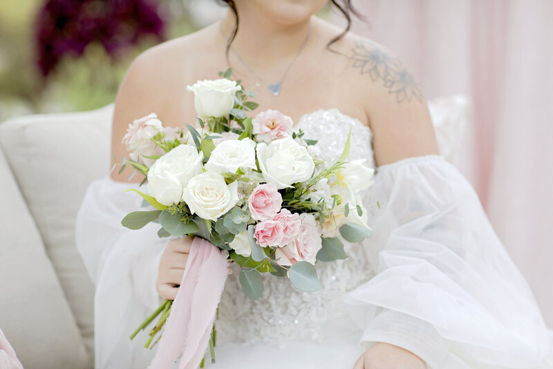bridal bouquet-bluebonnet field floral-robin rogers phootgraphy
