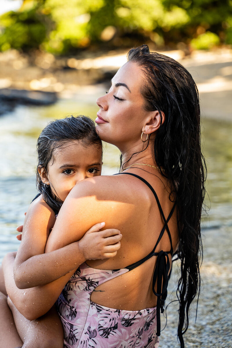Mom with daughter family photos on the big island by Hawaii Adventure Portraits