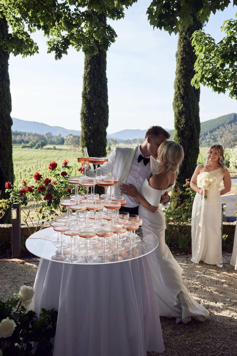 Couple_Champagne_Tower