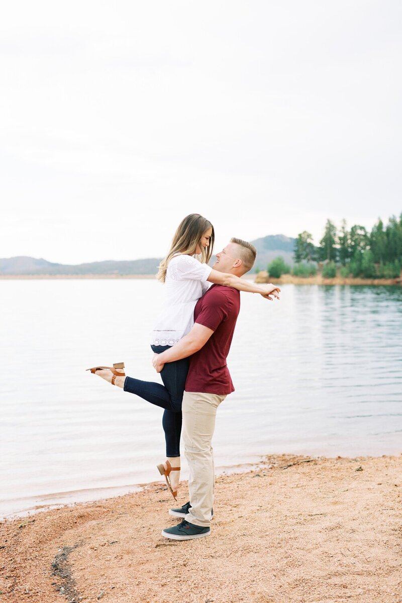 Playful Engagement with a Mountain View_0005