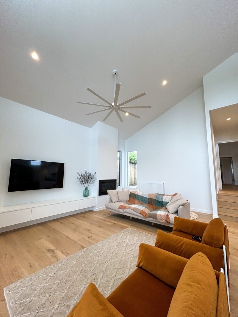 Modern home exterior by Jeremy Parkinson, architectural builder
