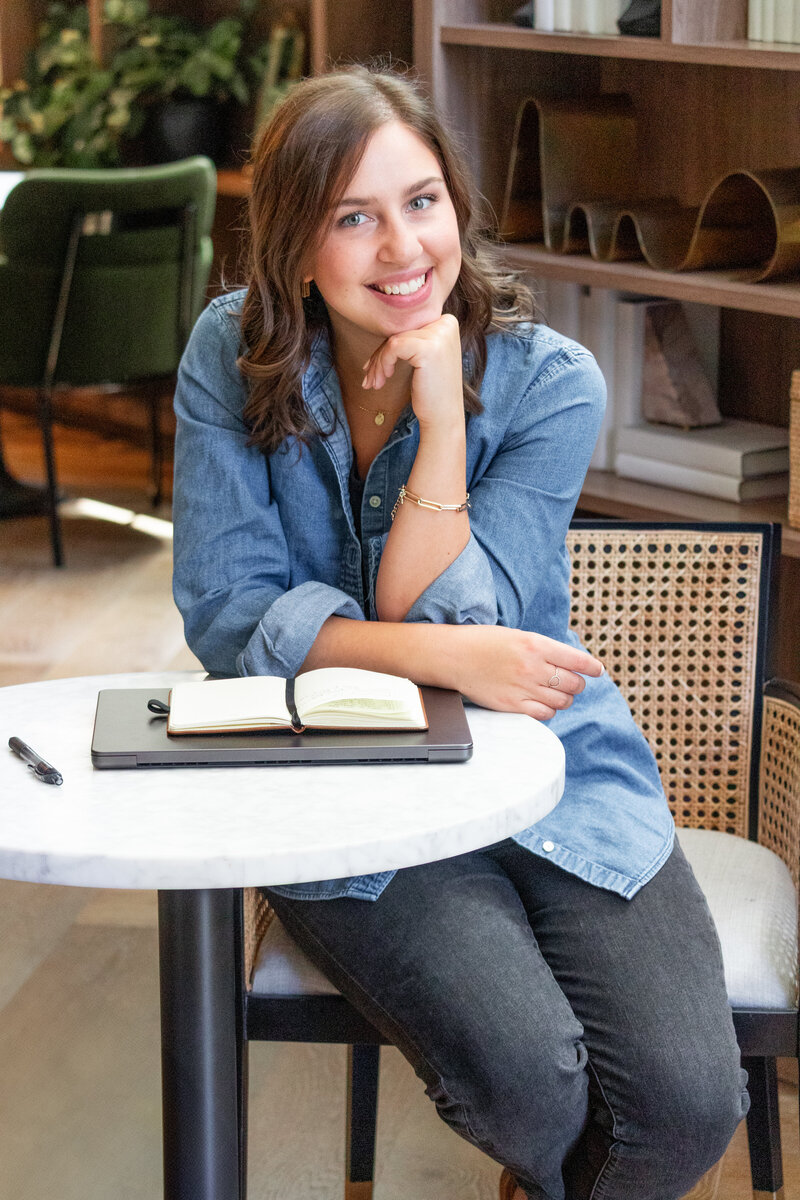 Headshot of Hannah Allen owner of Outsourcing With Love