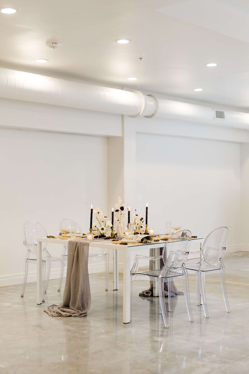 reception tablescape layout at industrial venue