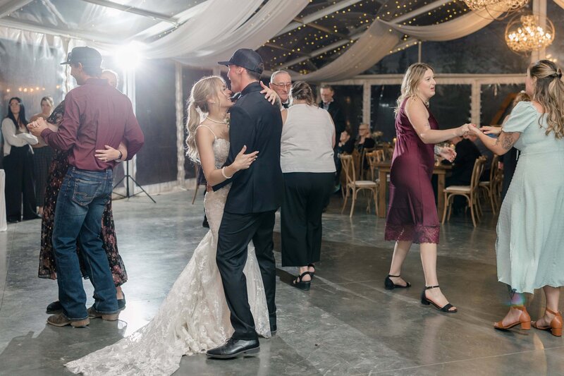 Edmonton Wedding Photos - Pine and Pond Wedding Venue (212)