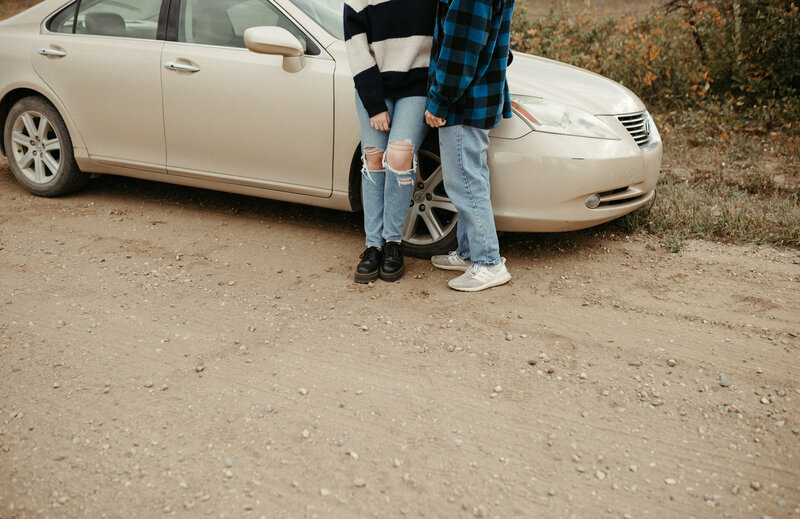 Couples_Session_Saskatoon_Cranberry_Flats_KaylaCassidyPhotography-5