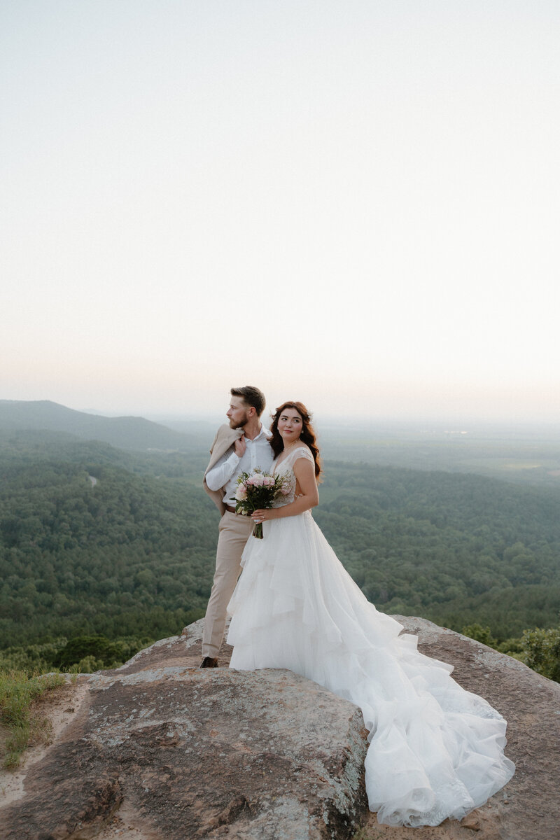 romantic photo of a couple eloping on Petit Jean Mountain