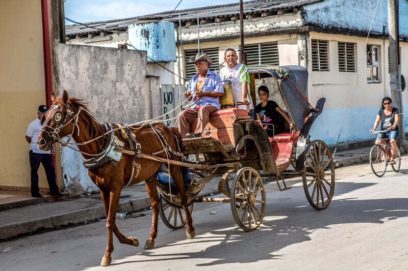 horse and cart Cuba