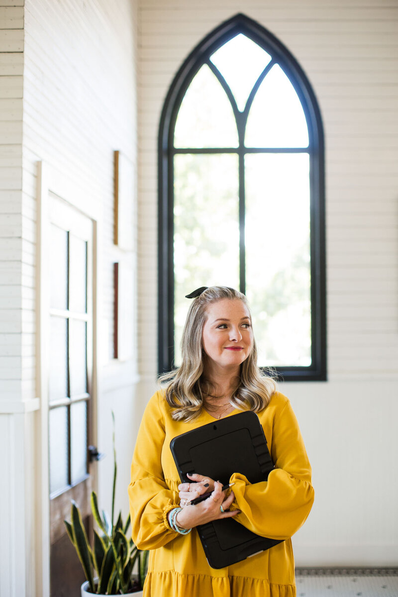 Samantha, owner of WhereAbouts wedding co