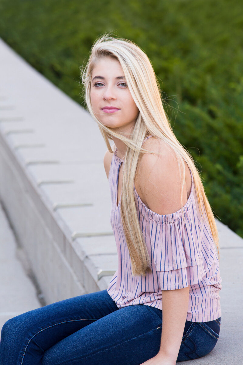 Senior Pictures Girls in downtown St Paul MN  by Heidi Soll Photography
