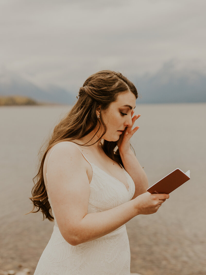 Customizable Wedding packages and Elopement Packages simplify your dream wedding in Glacier National Park. Wedding Photography. Adventure elopement photography for your National Park wedding.