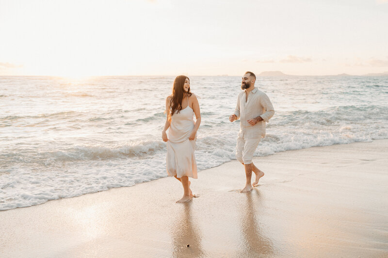 Oahu engagement photographer 