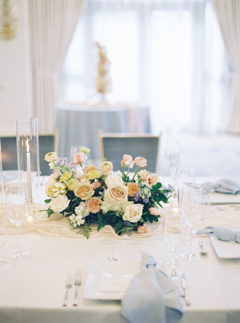Indiana_Michigan_Wedding Planner_Hotel Carmichael_Carmel Indiana_Wedding Day Editorial_Reception_Centerpiece_Candle_Glassware_Wedding Decor