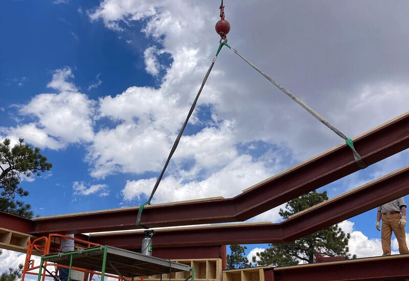 Steel beams lifting solutions with crane service