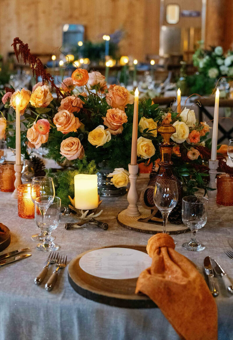 round-menu-for-colorado-wedding-by-@wedluxecreative-for-@gobelladesign 5