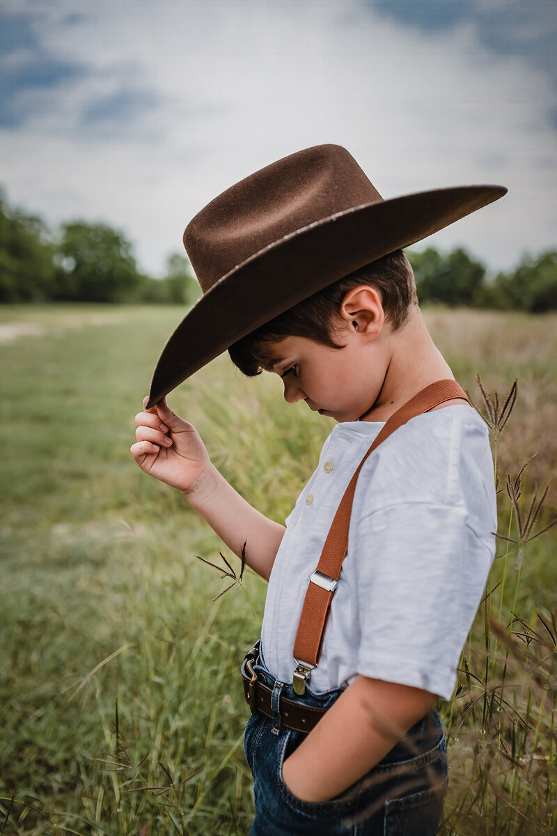 Family Session Boy with Cowboy Hat (14)
