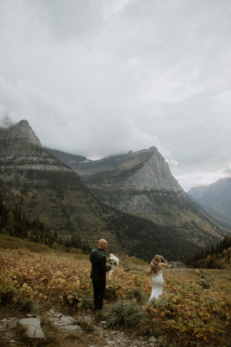 wedding photos in front of montana mountains 