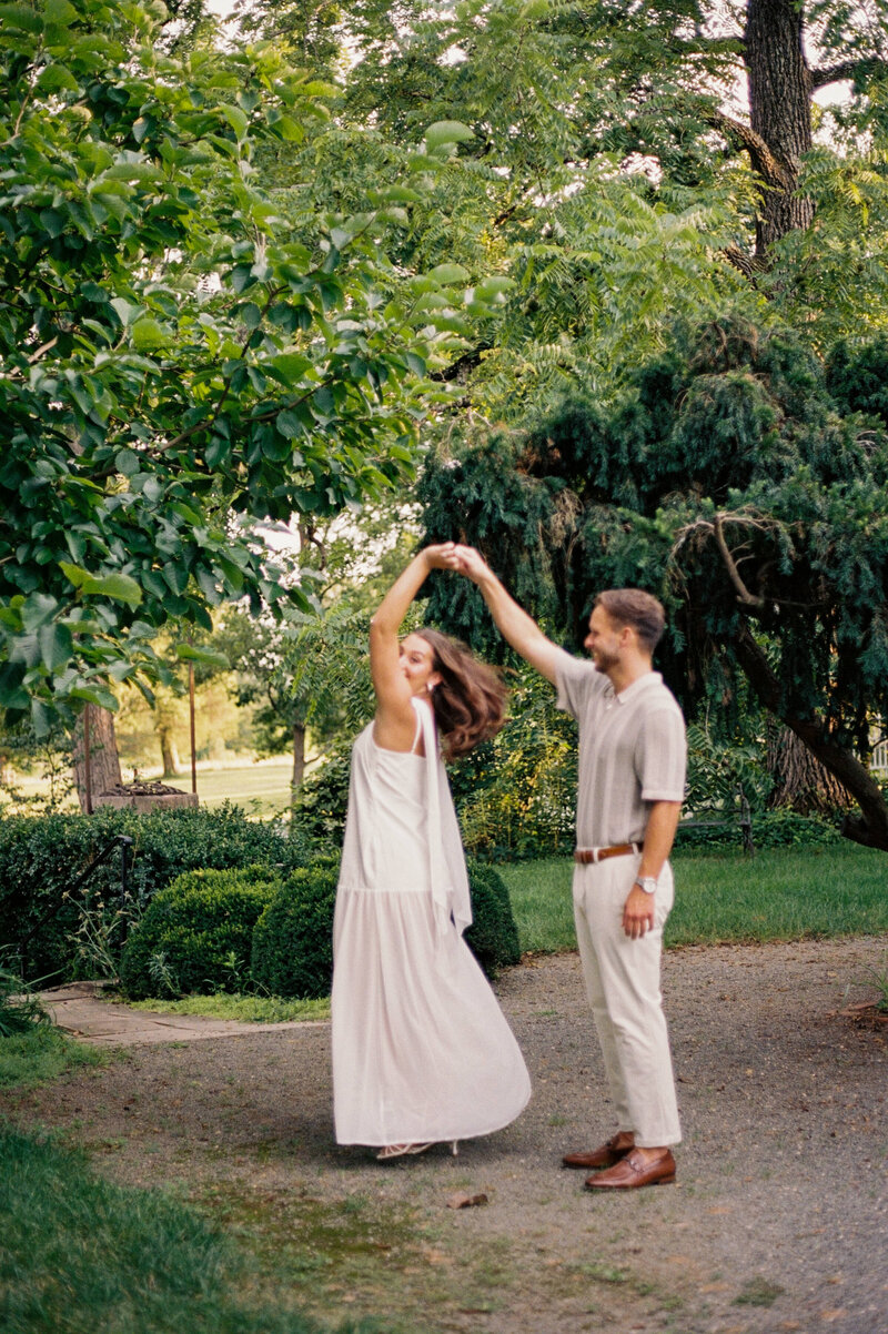 Oatlands-Historic-House-and-Gardens-Leesburg-Virginia-Engagement-35mm-Film-4