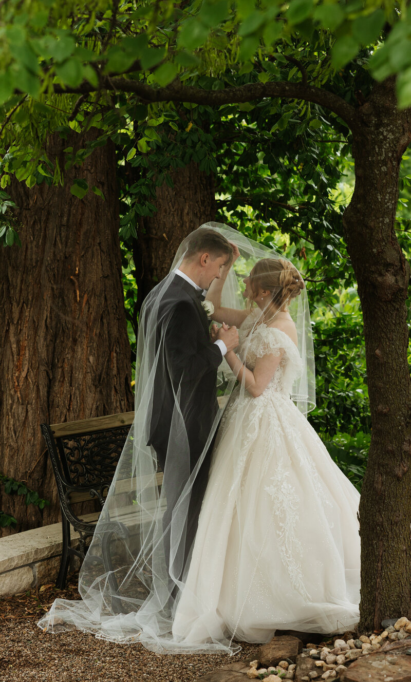 Kansas city wedding couple
