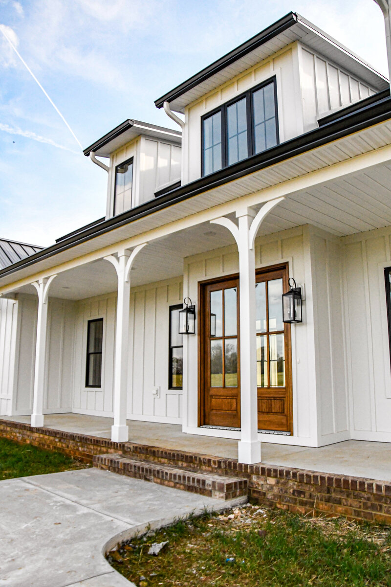 Custom Home Modern FarmhouseFront Porch