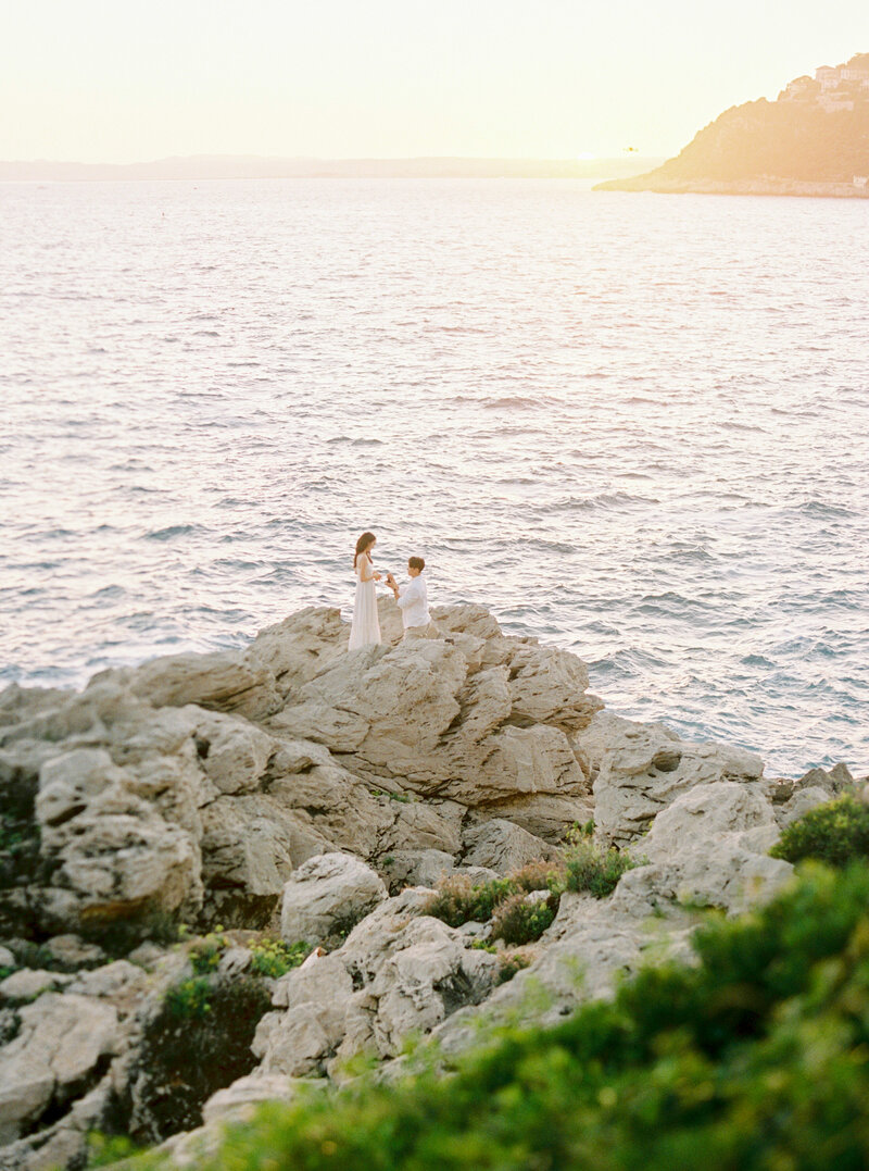 Tim proposal at the sunset in St Jean Cap Ferrat - Pre Wedding Romantic