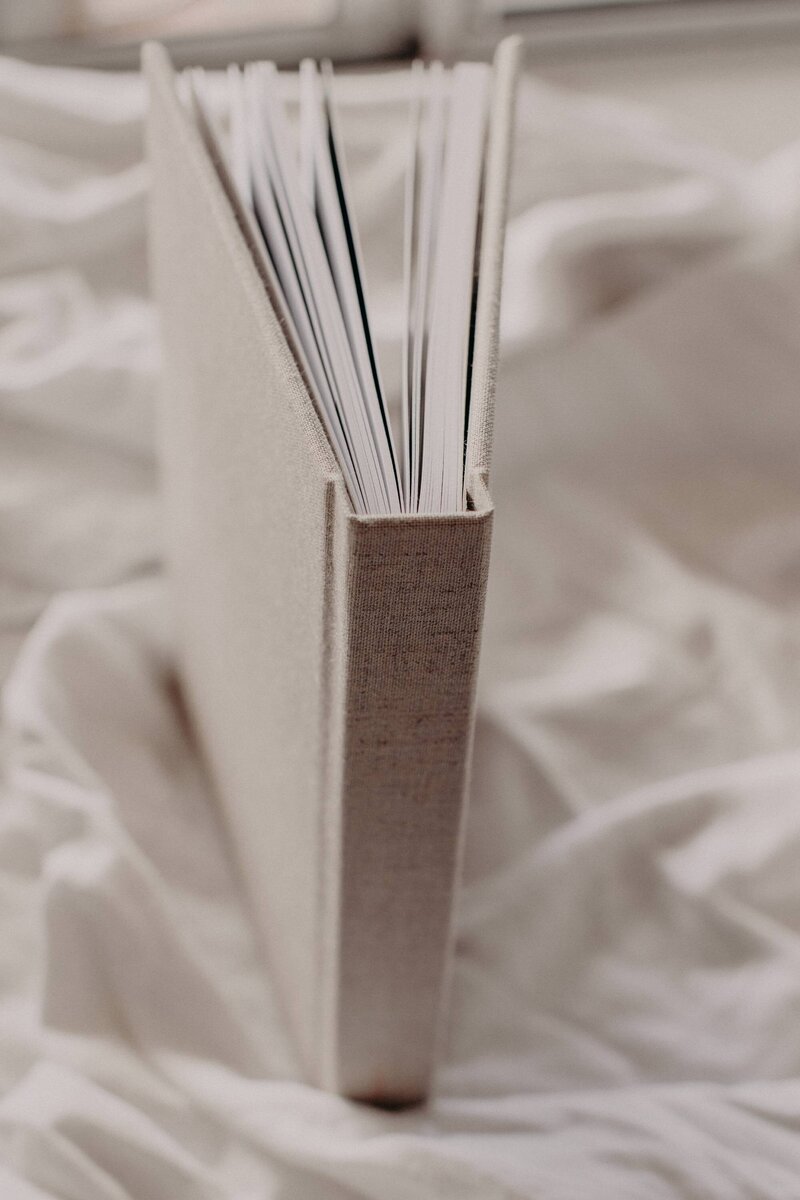 ivory-linen-wedding-photo-album-1