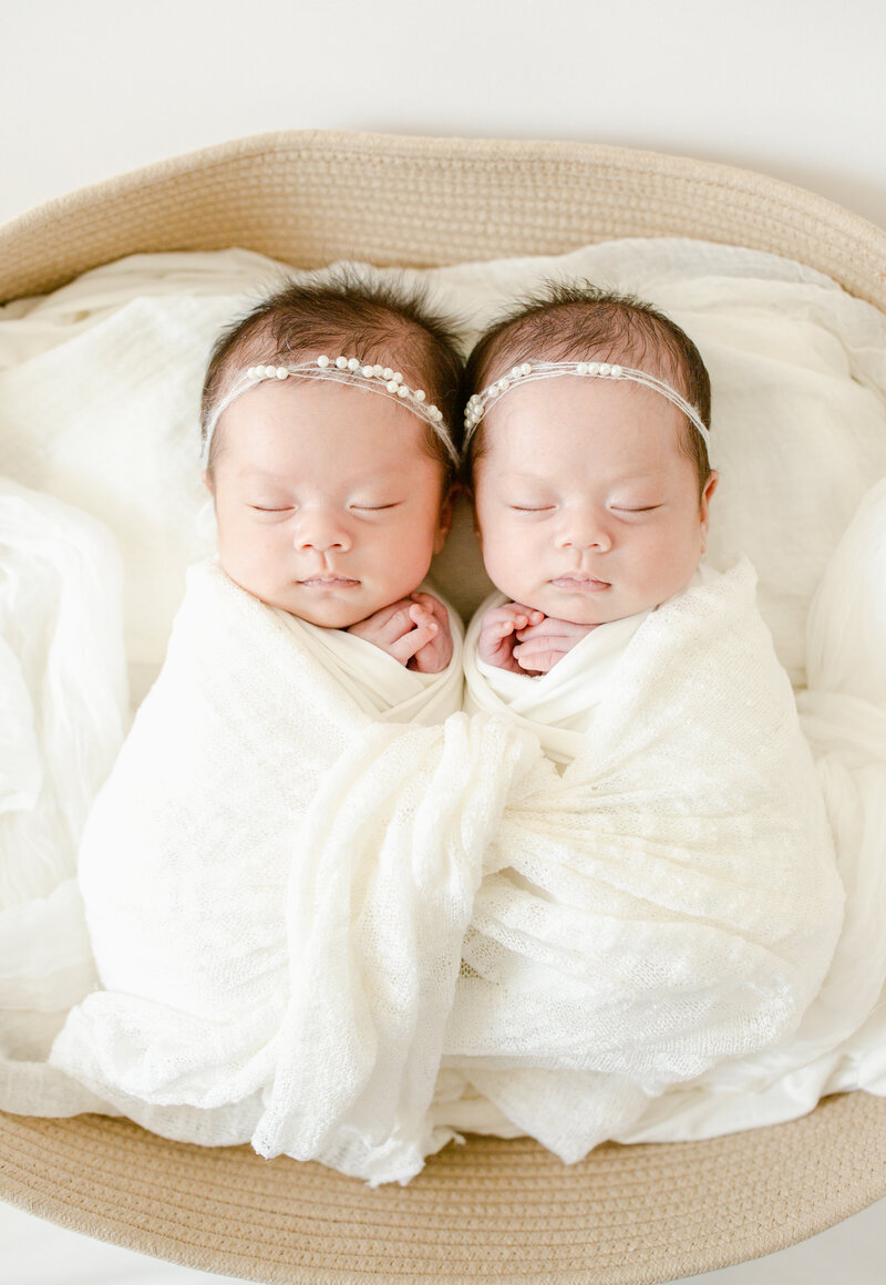 Orange County minimalist newborn photography in-home based in Irvine twins