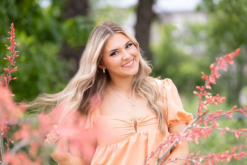 Dallas-senior-pictures-girl-peach