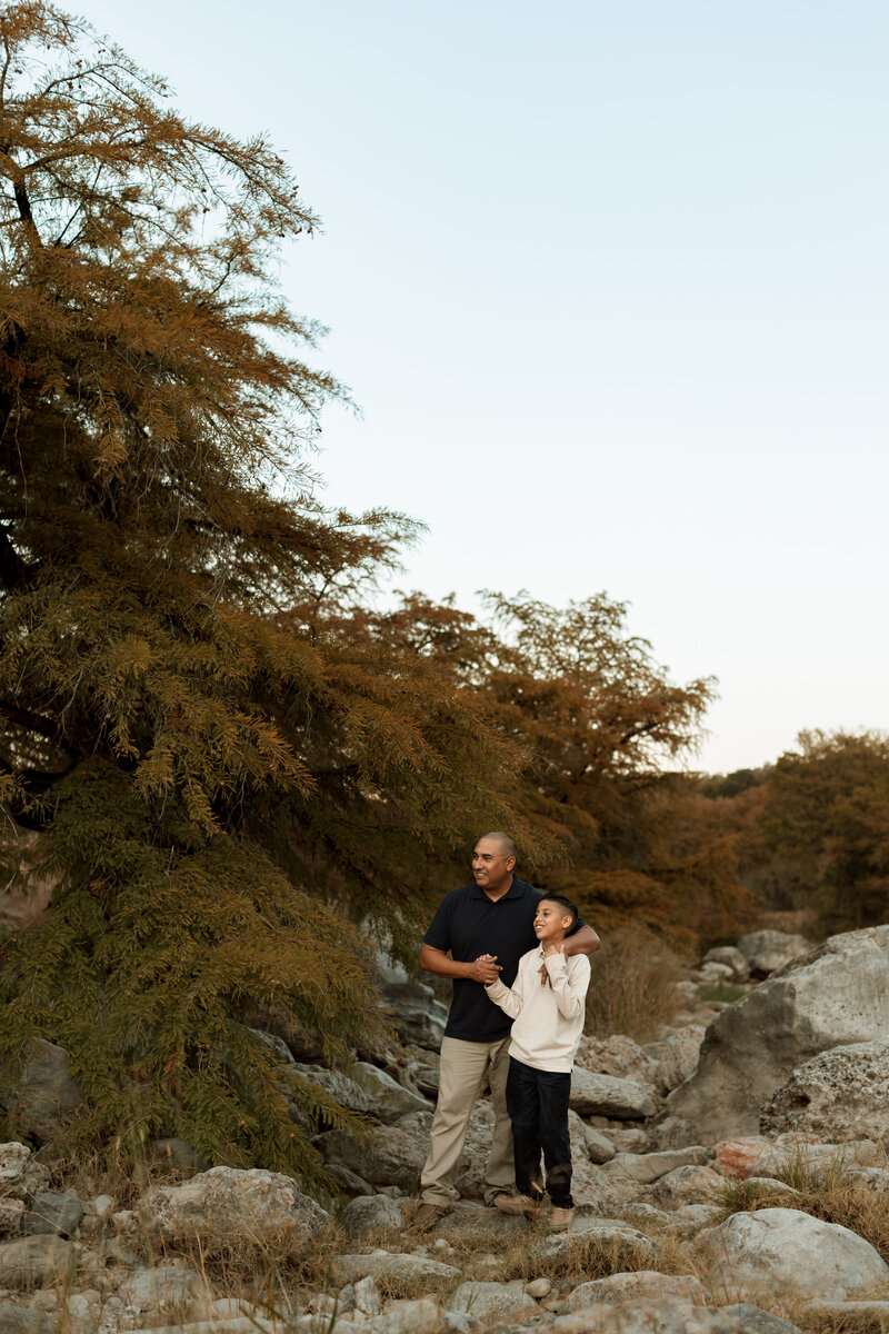 GarPedernales-Falls-Family-PhotographerciaFamily-104