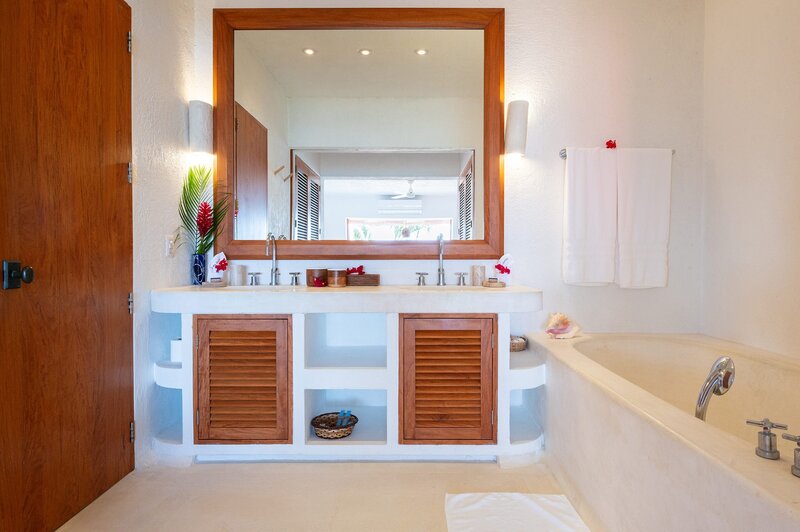 04-2-4-Careyes-Mexico-Properties-Villas-Casita-Carioca-Bathroom-5747