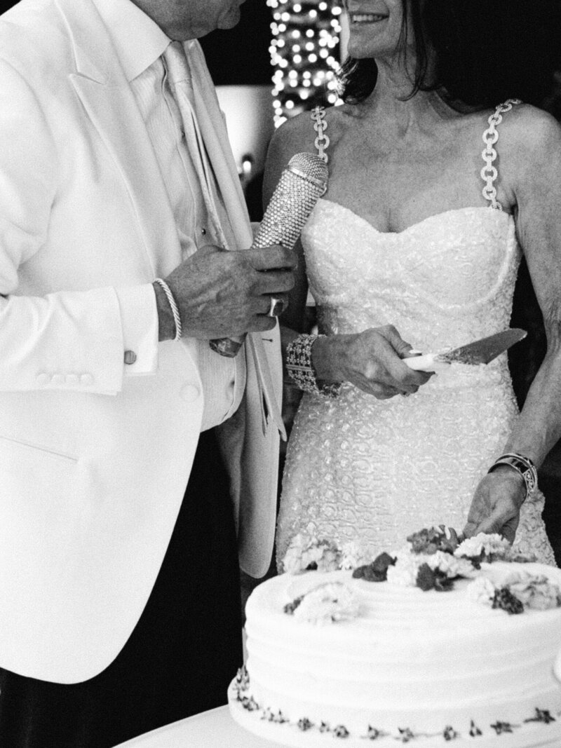 A breathtaking destination wedding with classic vintage mid-century architecture & Hollywood glamour, set against the sun-drenched beauty of Palm Desert’s Indian Wells. Under the swaying palms and golden desert light, this sophisticated Manhattan couple exchanged vows in an opulent California luxury celebration. Captured with a refined editorial eye by Michael Asmussen, an internationally acclaimed destination wedding photographer, specializing in elevated, high-end weddings. Explore more of Michael’s work, from the desert-chic elegance of Palm Desert to the cosmopolitan splendor of Los Angeles, Tokyo, New York, Las Vegas, and beyond