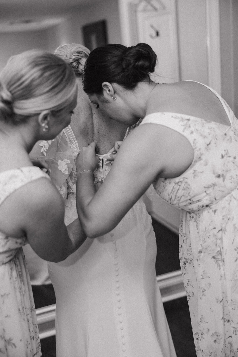 EmilyMcCaffertyPhotography_BiaginiWedding_Details&GettingReady-140