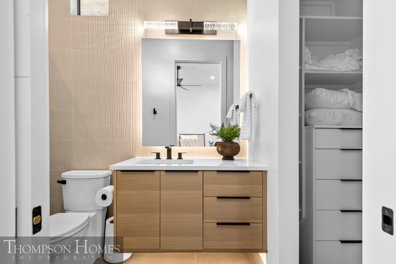 Thompson-Homes-Stillwater-Modern-Prairie-Eagle-Idaho-Custom-Home-Builder-102